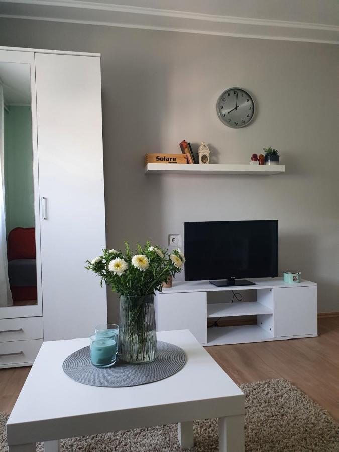 Home, sweet home Novi Sad Buitenkant foto