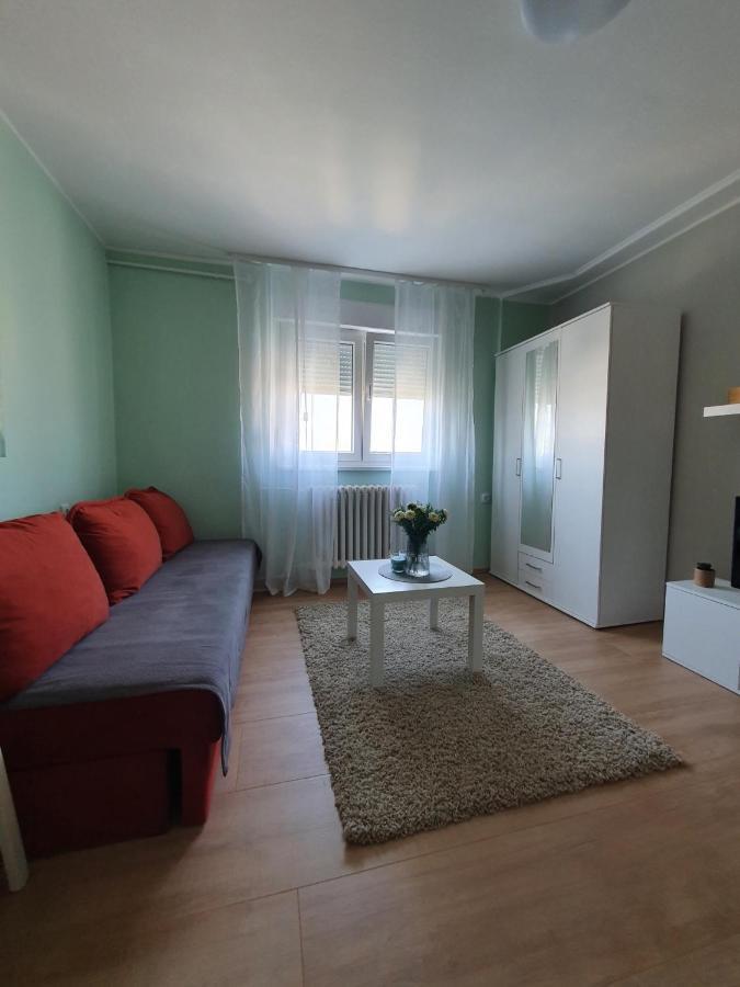 Home, sweet home Novi Sad Buitenkant foto